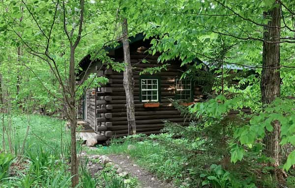 Cabana de troncos en el bosque junto a Cascade Lakes Cabaña de troncos en el bosque junto a Cascade Lakes-Cabañas que Admiten Mascotas en Adirondacks