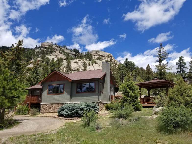 image 8 Cabaña vintage actualizada con vistas, rocas y bañera de hidromasaje - Estes Park